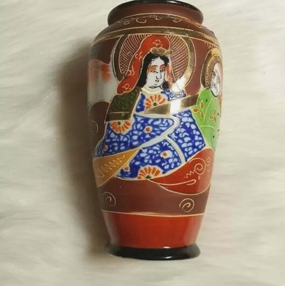Vintage Japanese Satsuma Four Corners Vase Man Woman Gold Painted Moriage Brown - Picture 2 of 7